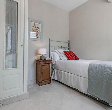 Вилла Fam Sevillian Townhouse Севилья Экстерьер фото
