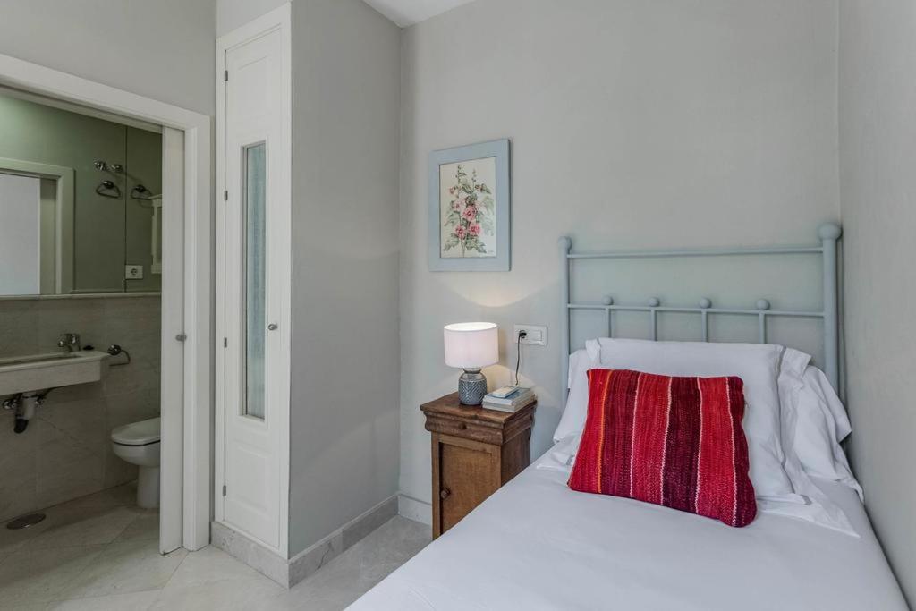 Вилла Fam Sevillian Townhouse Севилья Экстерьер фото