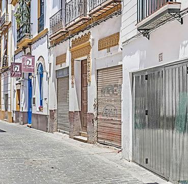 Вилла Fam Sevillian Townhouse Севилья Экстерьер фото